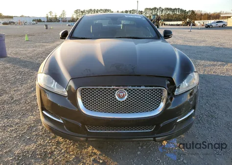 2015 Jaguar Xj z USA, uszkodzony, nr VIN SAJWA1CZ4F8V87497